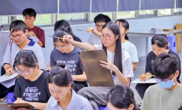 Trường Đại học Văn Lang (VLU), học bổng