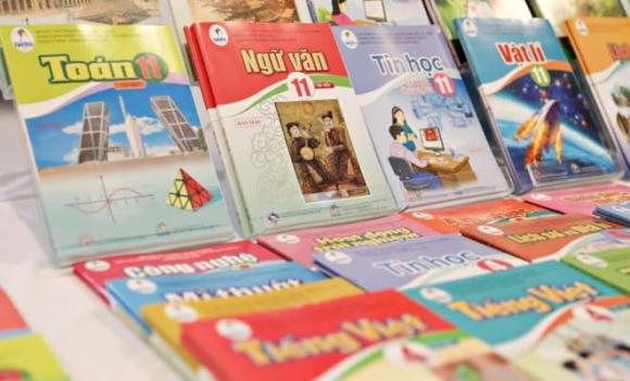 Bộ Giáo dục và Đào tạo, sáp nhập, sách giáo khoa