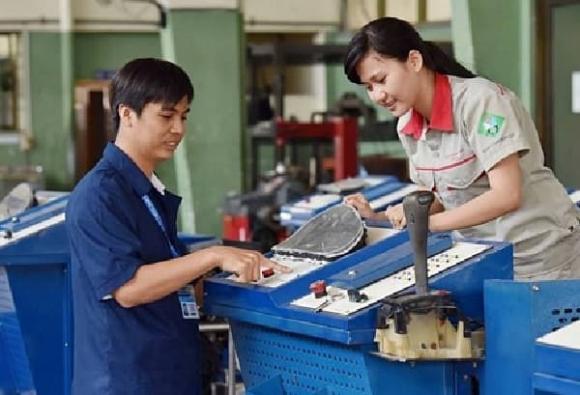 Ngành học đang thiếu nhân lực, ngành kiếm nhiều tiền, ngành dễ xin việc