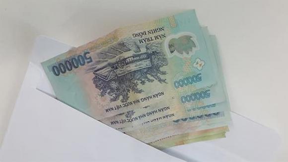 tiền giả, tiền 500.000 giả, tiền polymer giả