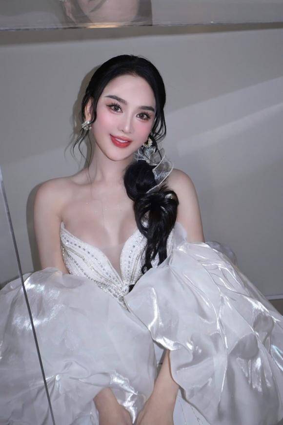 Sao Việt 17/6, tin sao việt mới nhất