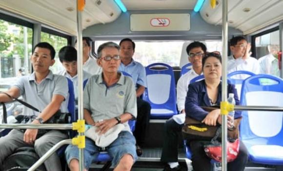 người cao tuổi, trẻ em không tự lên xuống xe, người khuyết tật vận động, khuyết tật thị giác