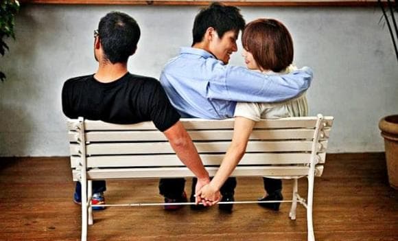 ngoại tình, vợ ngoại tình, ly hôn, tranh chấp tài sản, tước đoạt tài sản
