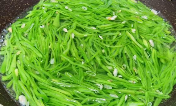 đậu cô ve, rau dền đỏ, bổ sung canxi, thực phẩm giàu canxi