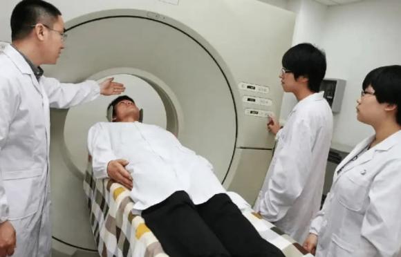 học y nên chọn ngành nào, lưu ý khi học y, sinh viên trường y