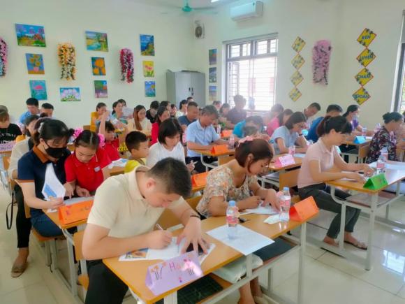 giáo viên, họp phụ huynh, chăm con