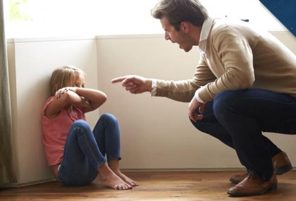 người nhà, đối nhân xử thế, đối xử tệ với người thân nhưng lại lịch sự với người ngoài, cách sống