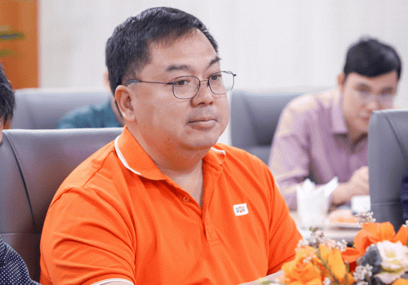 ngành nghề, giáo viên, Hoàng Nam Tiến