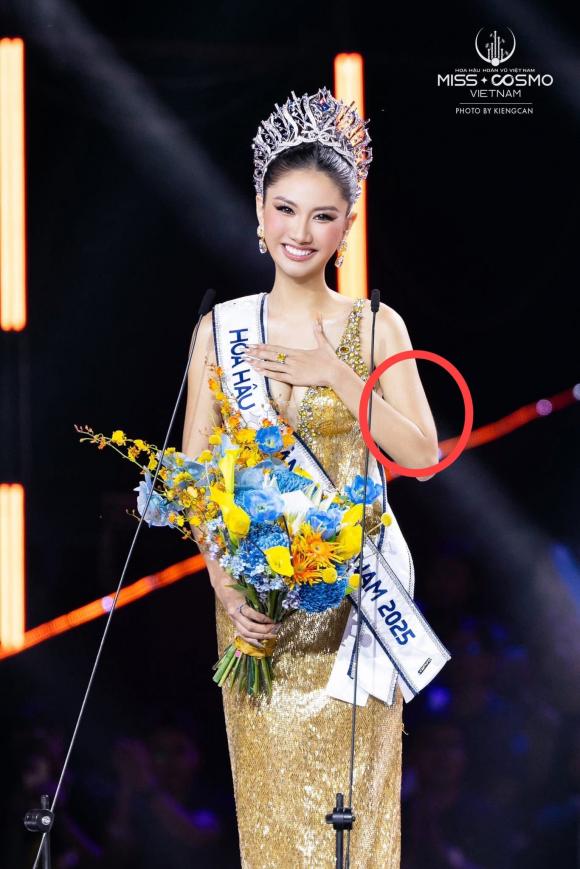 Miss Cosmo 2025, Hoa hậu Hoàn vũ Việt Nam 2025, Nguyễn Hoàng Phương Linh, sao Việt