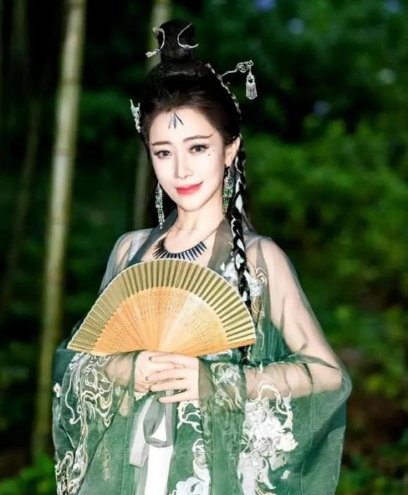  Trần Tử Hàm, Đới Hướng Vũ, nữ thần cổ trang, tiểu tam, sao Hoa ngữ
