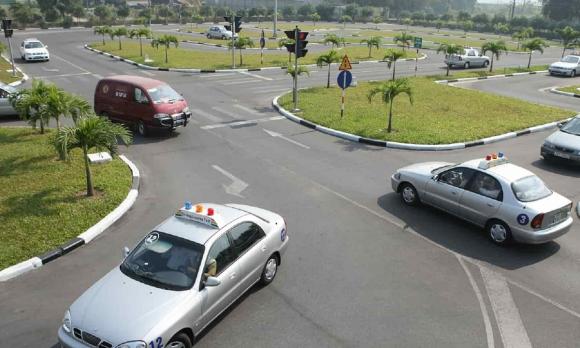 thi sát hạch cấp giấy phép lái xe, thi bằng lái xe 