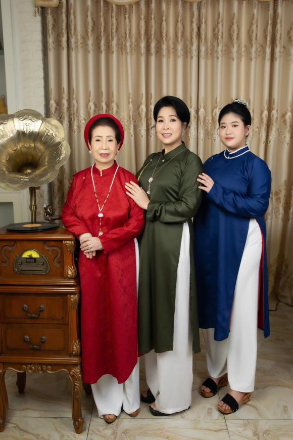 nsnd hồng vân, sao việt, hồng vân
