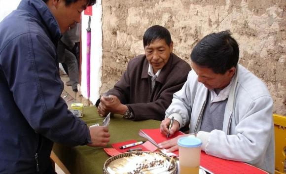 cổ nhân, người xưa, tiền có ba không cho vay, lễ có ba không theo, đường có ba không đi