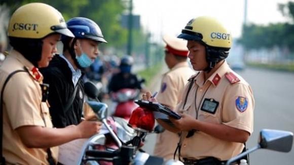 Đổi giấy phép lái xe theo mẫu mới, luật giao thông