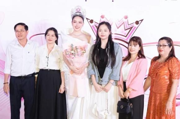 Hoa hậu Thanh Thuỷ, hoa hậu Tiểu Vy, hoa hậu Đỗ Hà, sao Việt