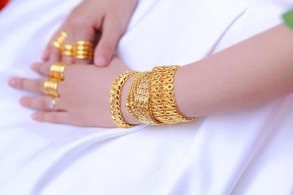 Người kỵ đeo vàng nhất, mệnh nào kỵ đeo vàng, phong thủy