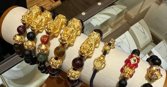con giáp không hợp đeo trang sức vàng, con giáp nào kỵ đeo vàng