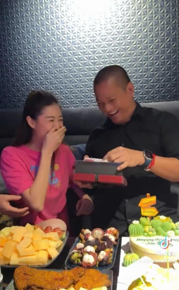 hoa hậu khánh vân, sao việt 