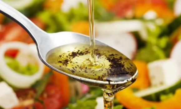 dầu ăn để xào, dầu ăn trộn salad, dầu ăn