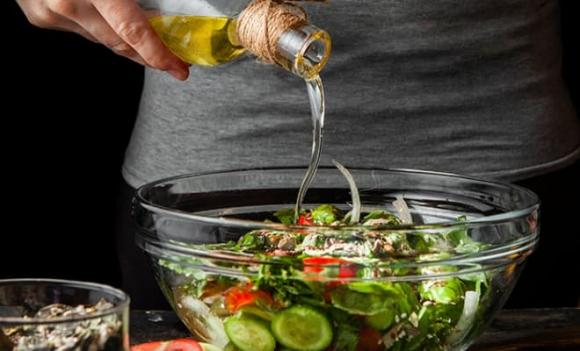 dầu ăn để xào, dầu ăn trộn salad, dầu ăn