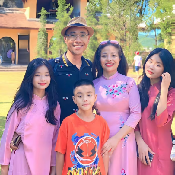 giới thiệu gia đình, giới thiệu thành viên gia đình, 6 người còn 2