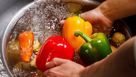 cách rửa rau củ đúng cách, mẹo rửa rau củ đúng cách