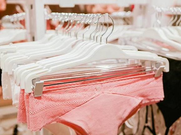 Quần lót nên giặt bằng tay hay cho vào máy giặt, cách giặt đồ lót