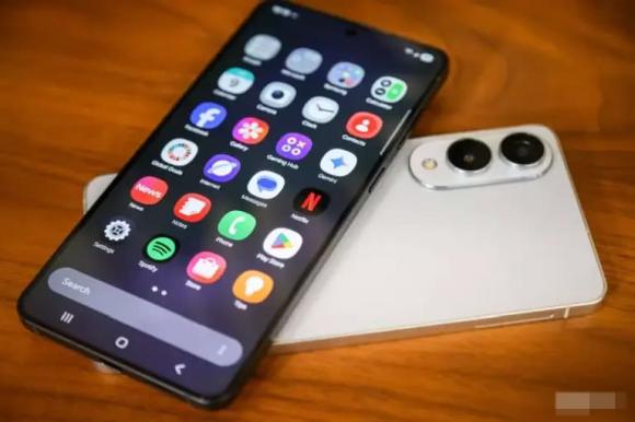 Samsung đã cảnh báo người dùng điện thoại Galaxy kích hoạt tính năng chống trộm mới nhất.