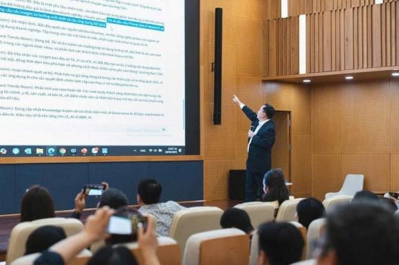Chuyên gia Hoàng Nam Tiến, phát ngôn của chuyên gia Hoàng Nam Tiến