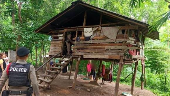 cậu bé, bỏ rơi, đàn chó