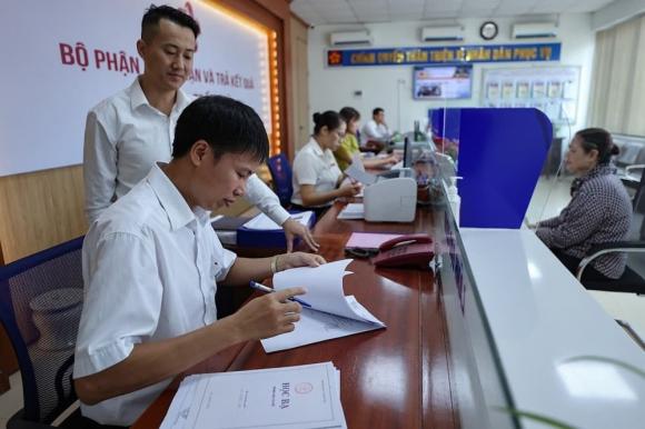 Luật cán bộ công chức, bỏ hình thức kỷ luật giáng chức và hạ bậc lương đối với cán bộ, công chức