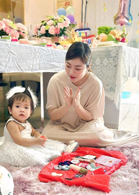 diễn viên Thanh Trúc, ca sĩ Châu Khải Phong, sao Việt