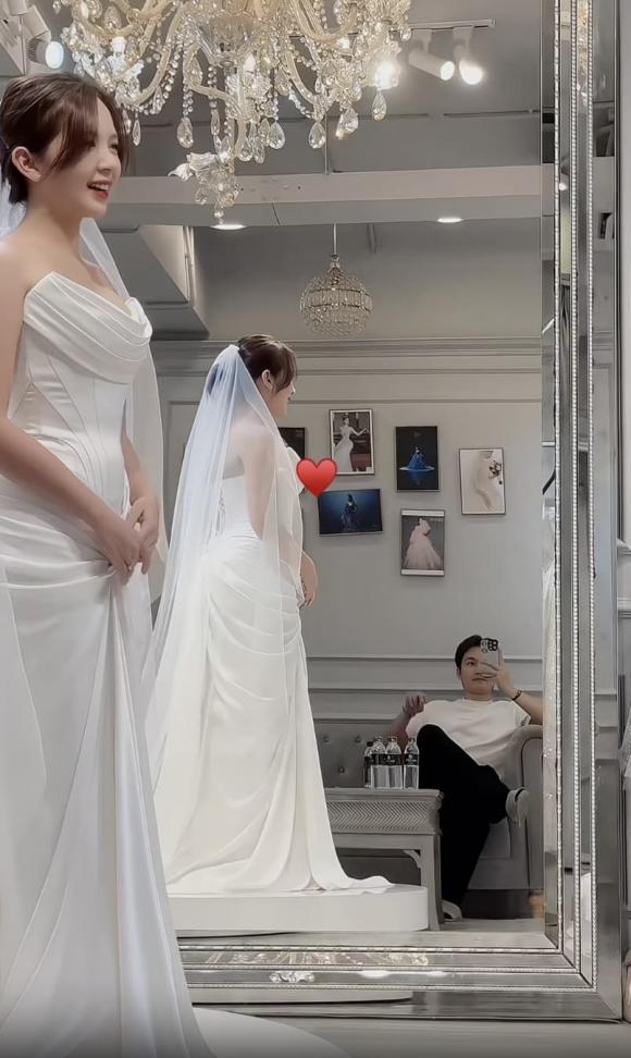 Đình Tú, Ngọc Huyền, sao Việt 