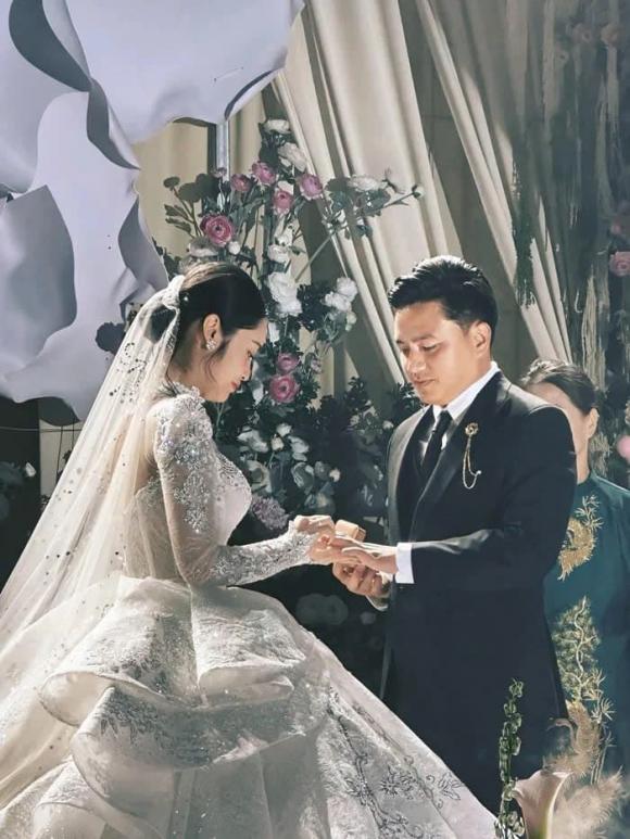 nông thúy hằng, sao việt 