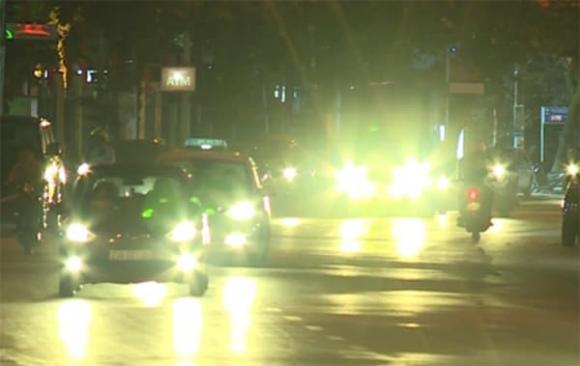 Nghị định 168, sử dụng đèn chiếu xa không đúng quy định, bật đèn pha