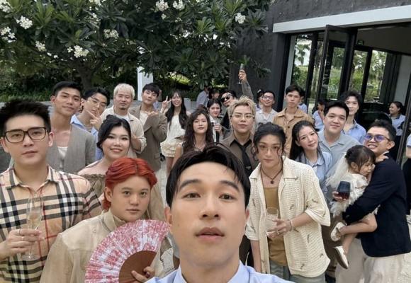 ca sĩ Kai Đinh, sao Việt