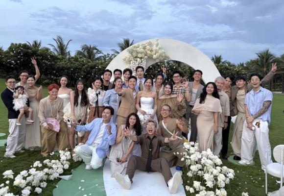ca sĩ Kai Đinh, sao Việt
