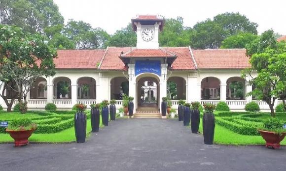 trường chuyên tại TPHCM,  THPT chuyên Trần Đại Nghĩa, Lê Hồng Phong, Hùng Vương, Lê Quý Đôn