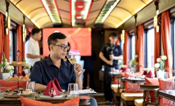 chuyến tàu hạng sang SJourney