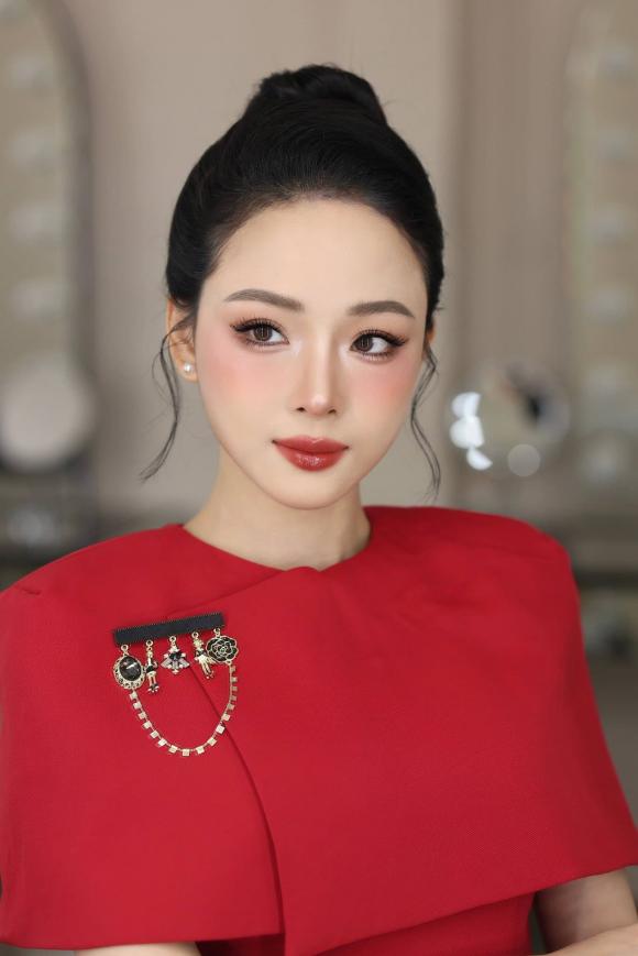 hoa hậu Trương Hồ Phương Nga, sao Việt
