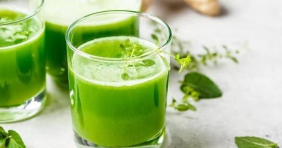 Rau diếp cá,  rau thần