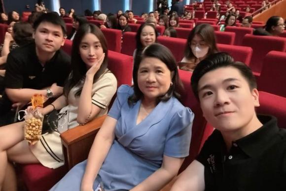 Hoa hậu Đỗ Mỹ Linh, bầu Hiển, sao Việt