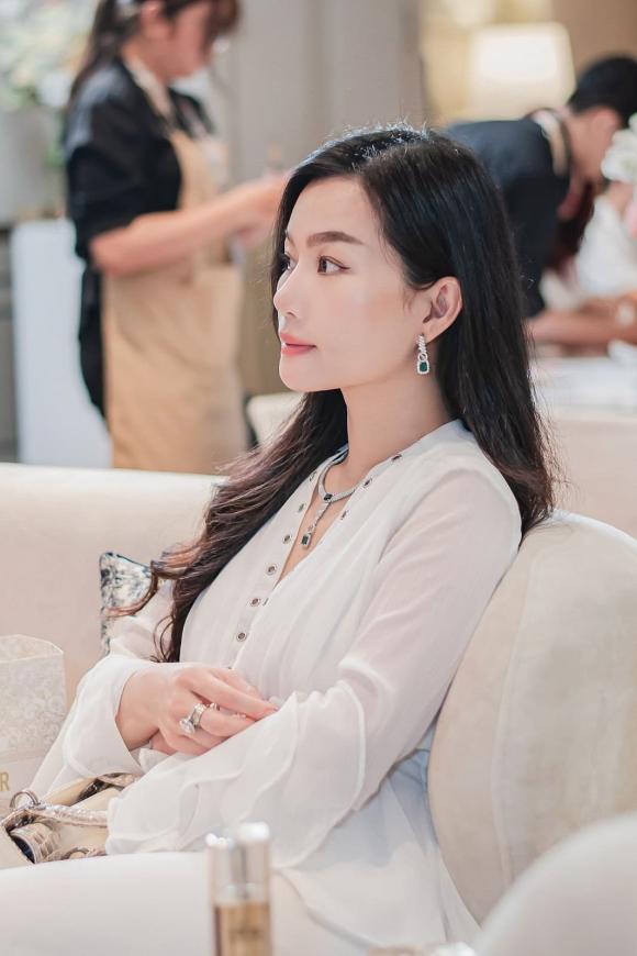  Dior Prestige, Angel Phạm
