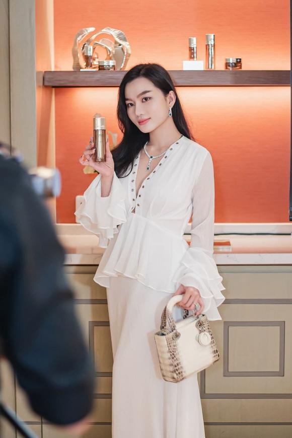  Dior Prestige, Angel Phạm