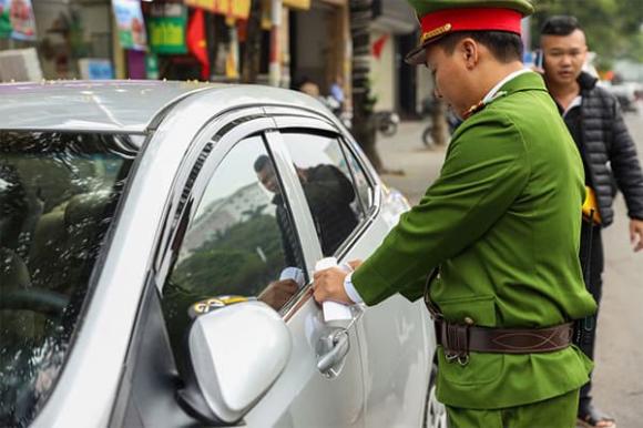 Nghị định 168, mức phạt lỗi đỗ xe trên vỉa hè
