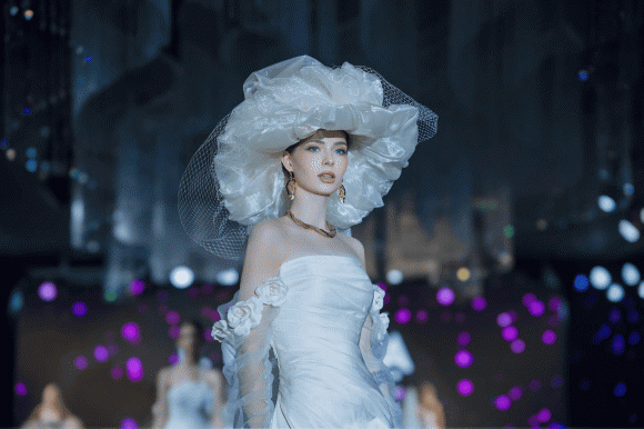 Angelina Lisica, Angelina , 