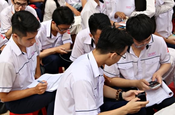 điện thoại, cấm dùng điện thoại ở trường