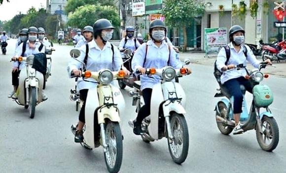 học sinh, lái xe máy dưới 50cc, độ tuổi lái xe máy 50cc