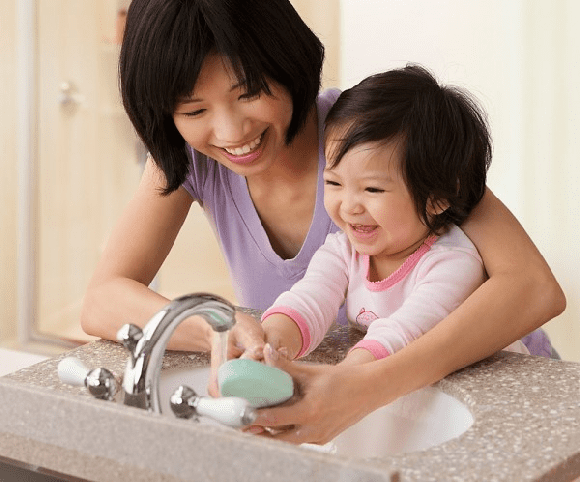 chăm con, trẻ bị bọ tấn công, sức khỏe