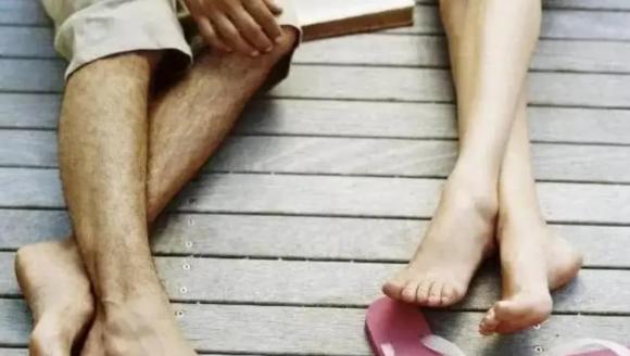 Người có phúc lông hai chân, người vô phúc hai chân lông